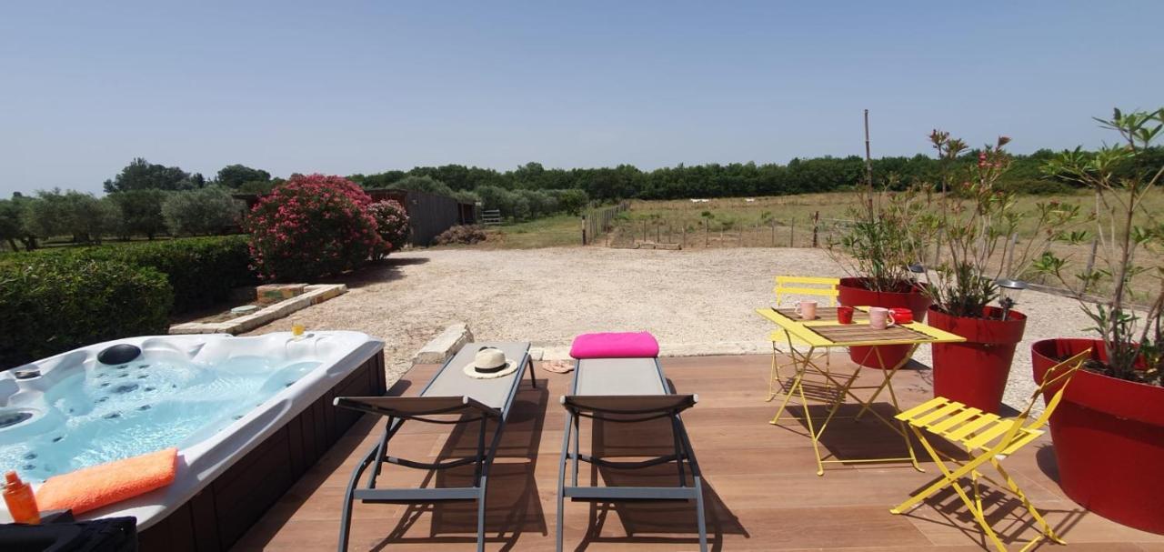 Les Bonbonnettes Bed and Breakfast Le Cailar Εξωτερικό φωτογραφία