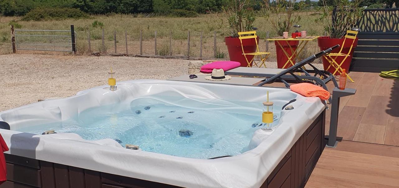 Les Bonbonnettes Bed and Breakfast Le Cailar Εξωτερικό φωτογραφία