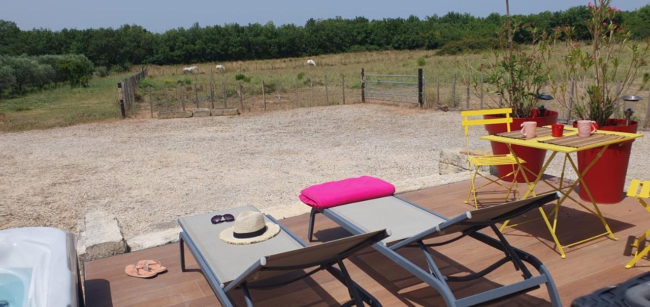 Les Bonbonnettes Bed and Breakfast Le Cailar Εξωτερικό φωτογραφία