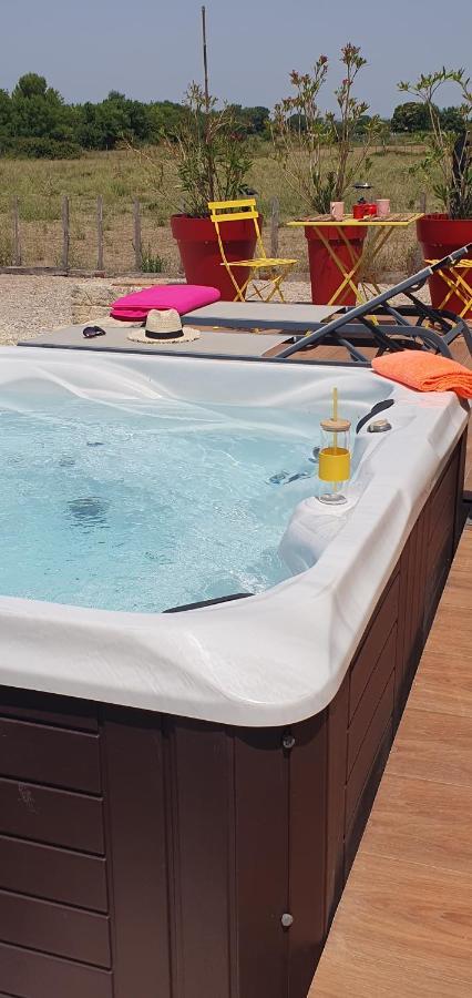 Les Bonbonnettes Bed and Breakfast Le Cailar Εξωτερικό φωτογραφία