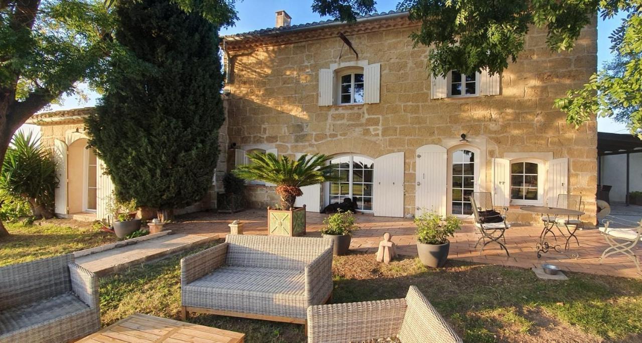 Les Bonbonnettes Bed and Breakfast Le Cailar Εξωτερικό φωτογραφία
