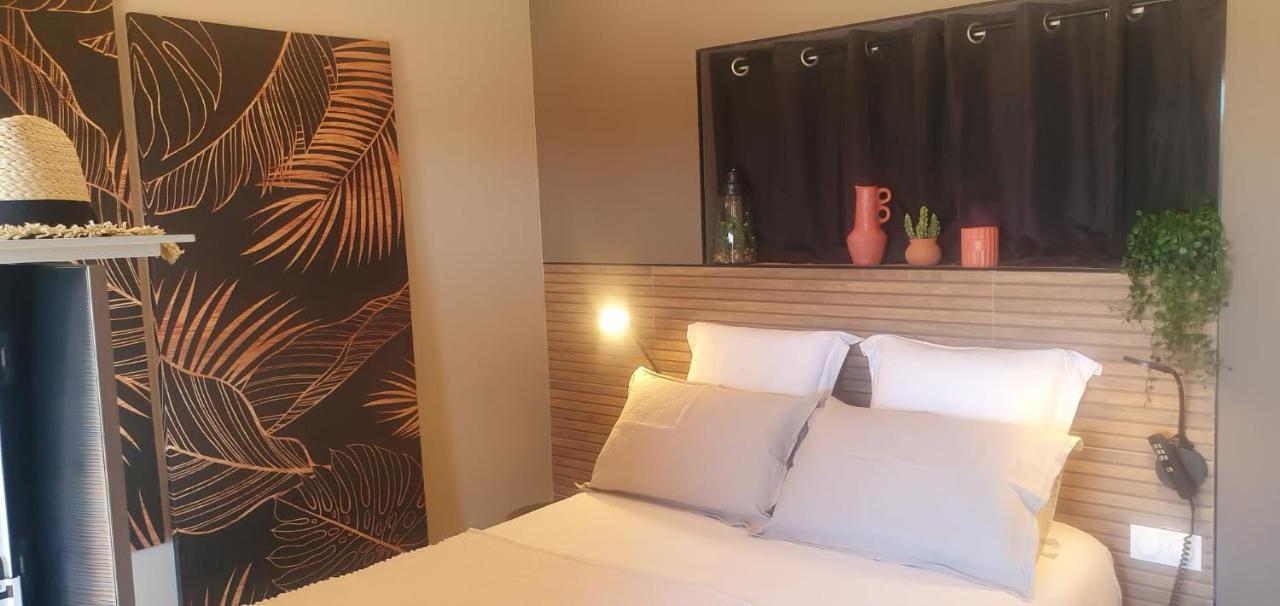 Les Bonbonnettes Bed and Breakfast Le Cailar Εξωτερικό φωτογραφία